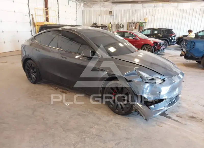 2023 Tesla Model Y фото