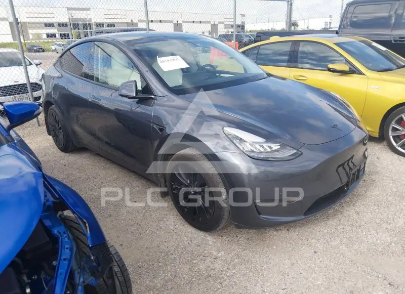 2023 Tesla Model Y фото