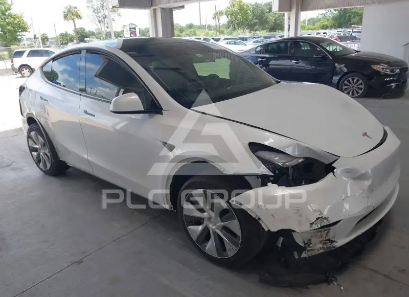 2023 Tesla Model Y фото