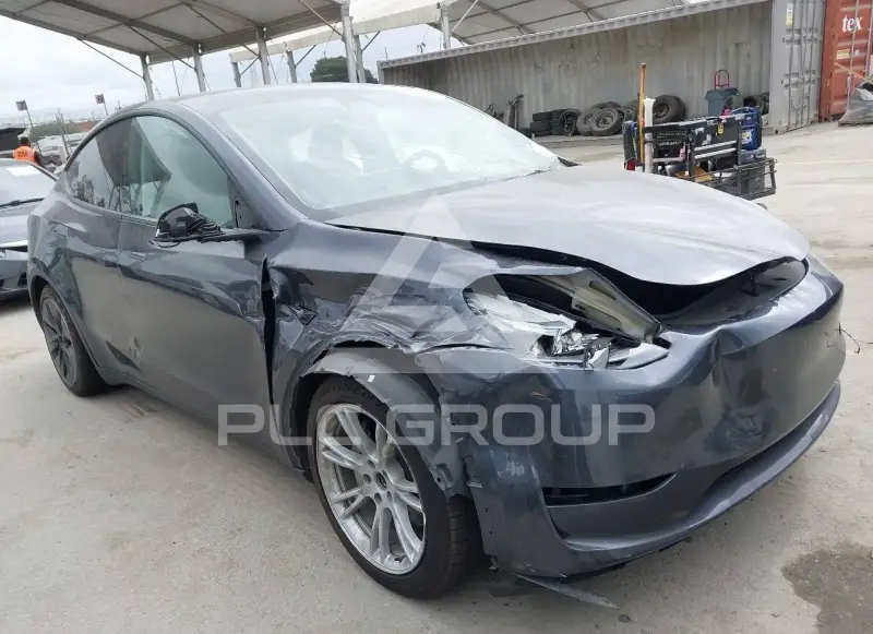 2023 Tesla Model Y фото