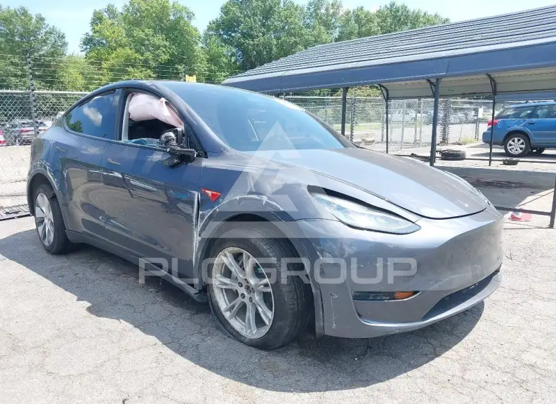 2023 Tesla Model Y фото