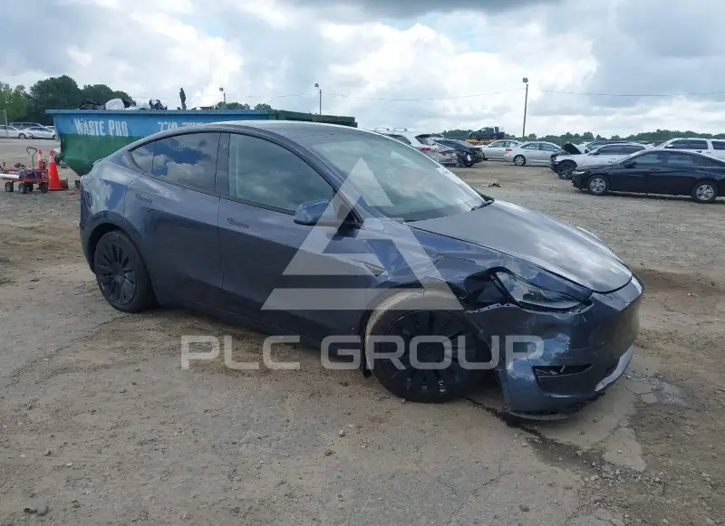 2023 Tesla Model Y фото
