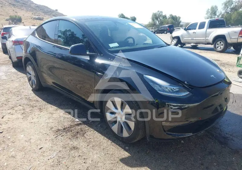2023 Tesla Model Y фото