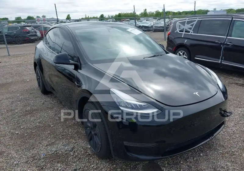 2023 Tesla Model Y фото