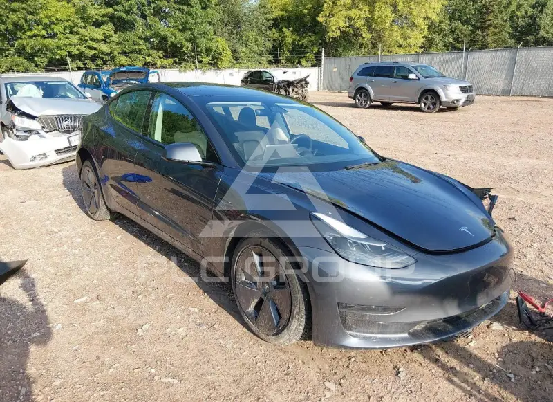 2023 Tesla Model 3 фото