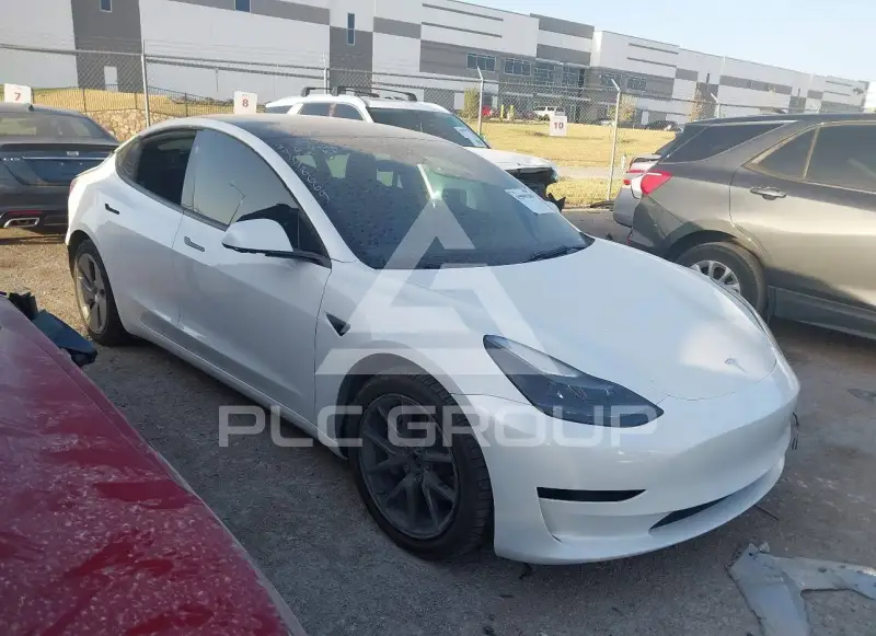 2023 Tesla Model 3 фото