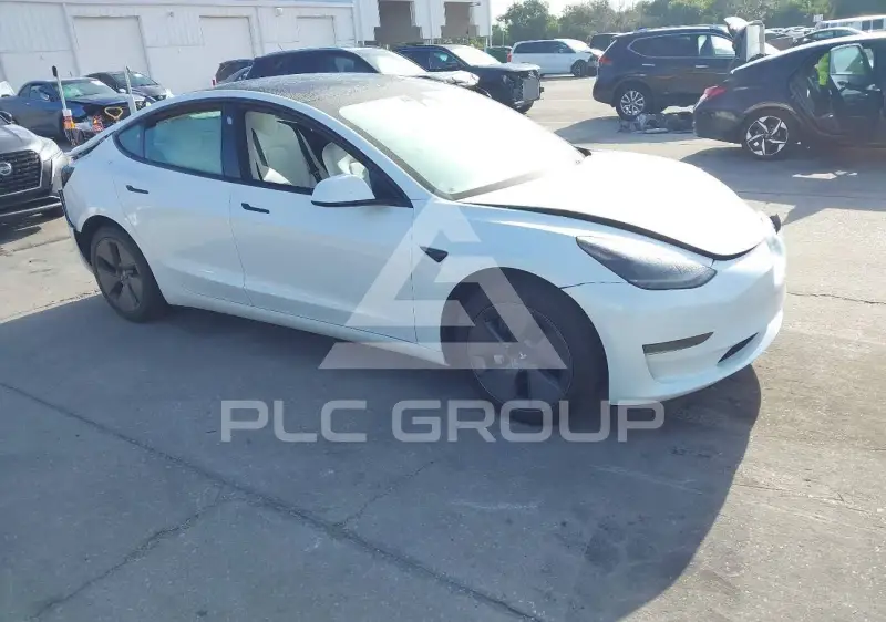 2023 Tesla Model 3 фото