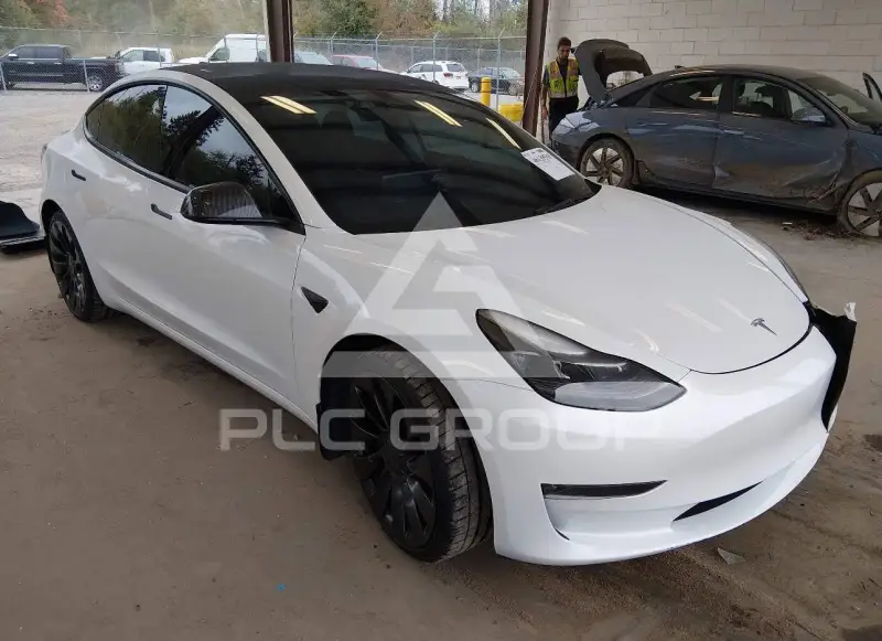 2023 Tesla Model 3 фото