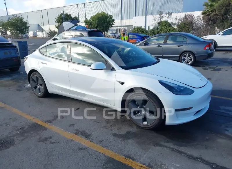 2023 Tesla Model 3 фото