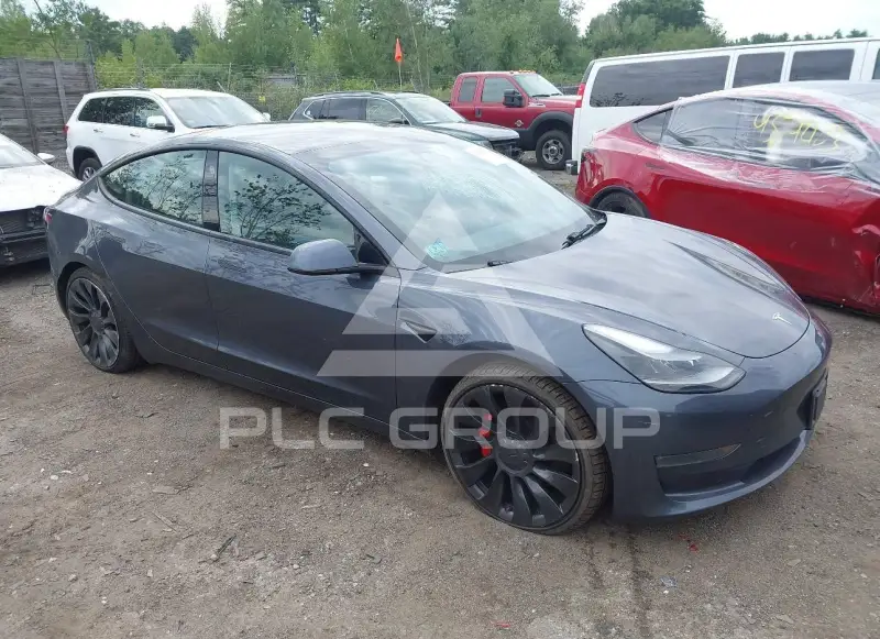 2023 Tesla Model 3 фото