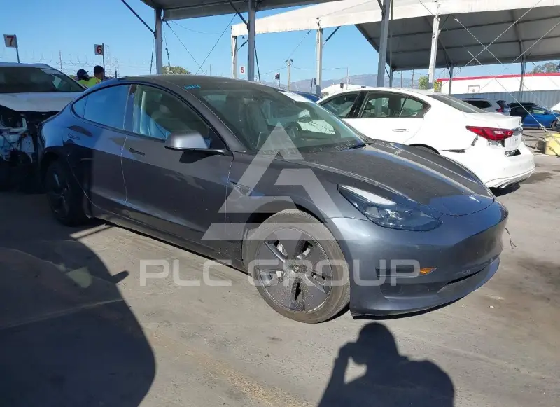 2023 Tesla Model 3 фото