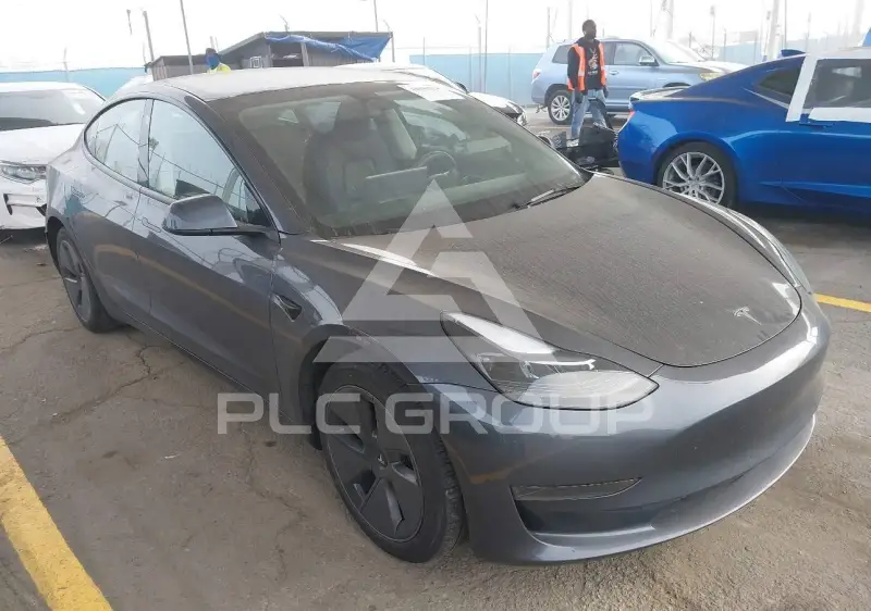 2023 Tesla Model 3 фото