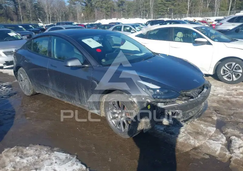 2023 Tesla Model 3 фото