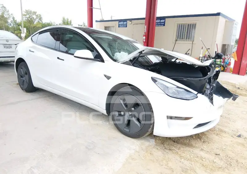 2023 Tesla Model 3 фото