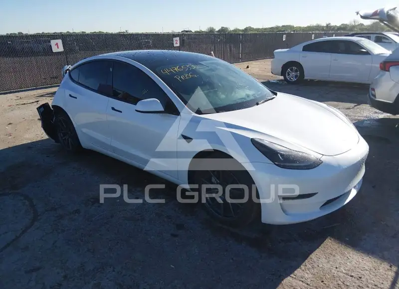 2023 Tesla Model 3 фото