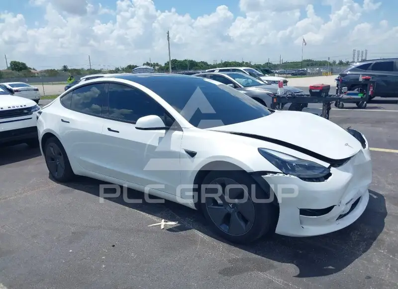 2023 Tesla Model 3 фото