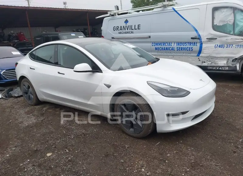 2023 Tesla Model 3 фото