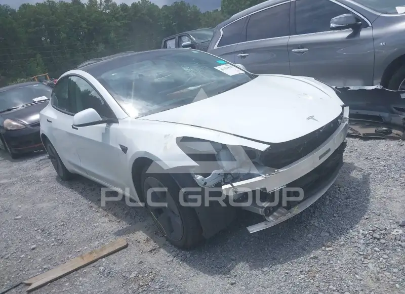 2023 Tesla Model 3 фото