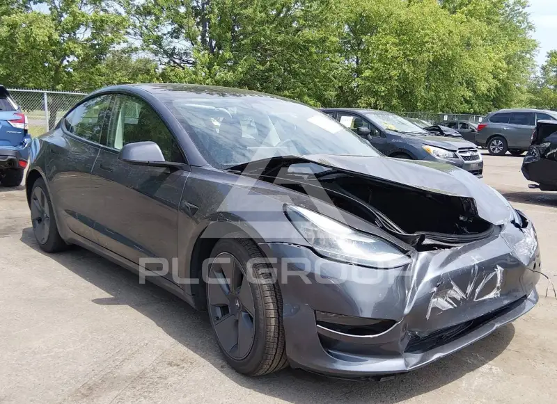 2023 Tesla Model 3 фото