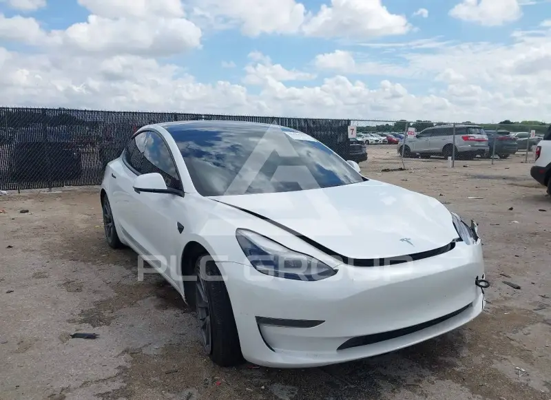 2023 Tesla Model 3 фото