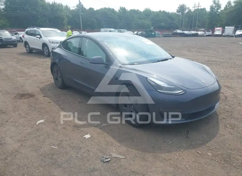2023 Tesla Model 3 фото