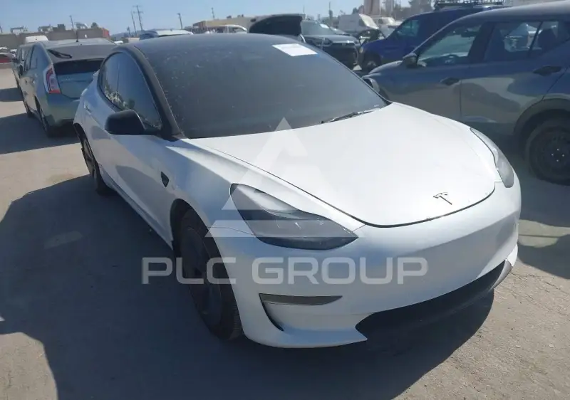 2023 Tesla Model 3 фото