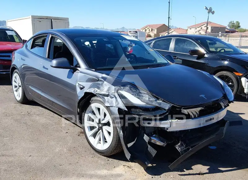 2023 Tesla Model 3 фото
