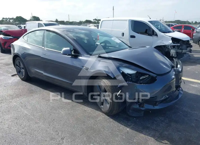 2023 Tesla Model 3 фото