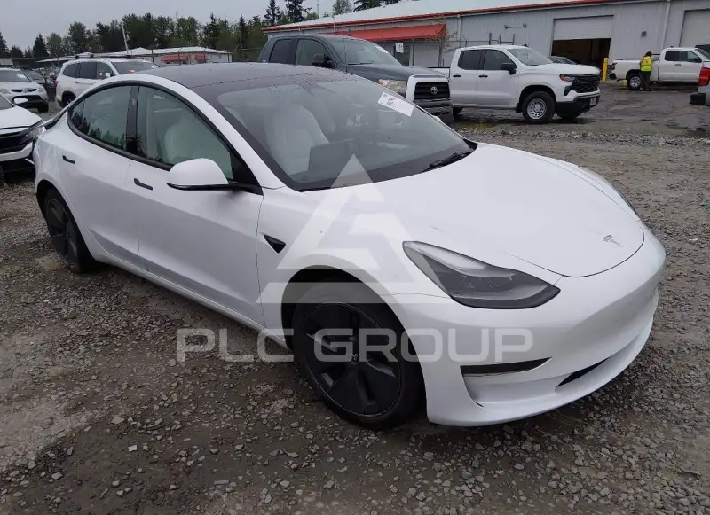 2023 Tesla Model 3 фото