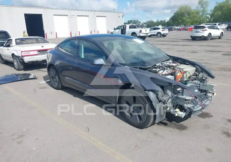 2023 Tesla Model 3 фото