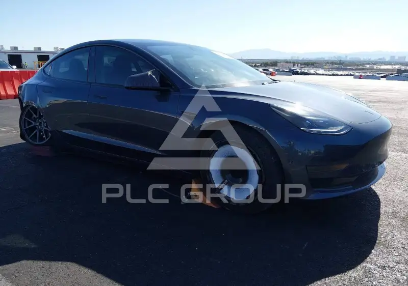 2023 Tesla Model 3 фото