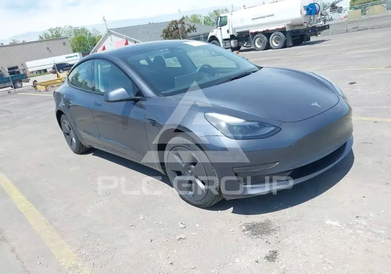 2023 Tesla Model 3 фото