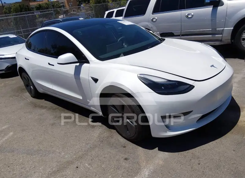 2023 Tesla Model 3 фото
