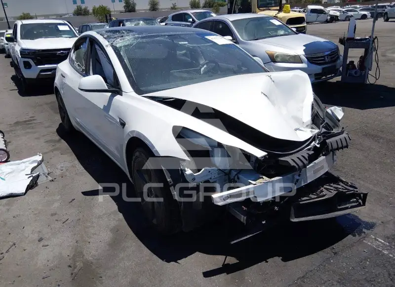 2023 Tesla Model 3 фото