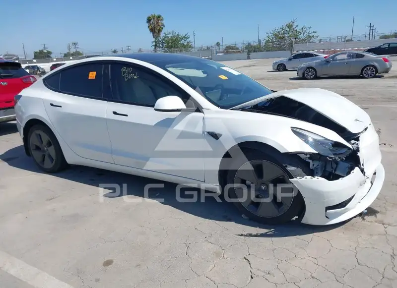 2023 Tesla Model 3 фото