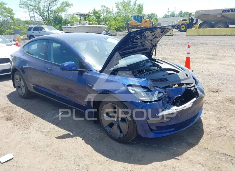 2023 Tesla Model 3 фото