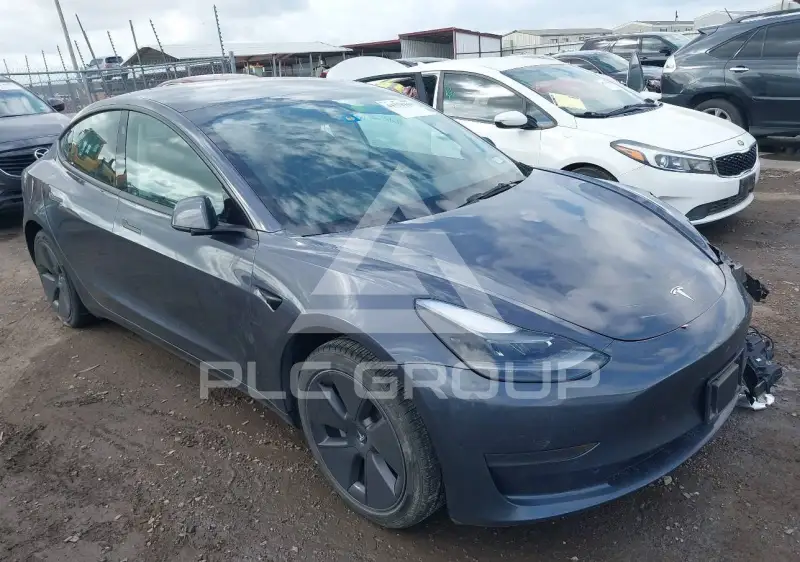 2023 Tesla Model 3 фото