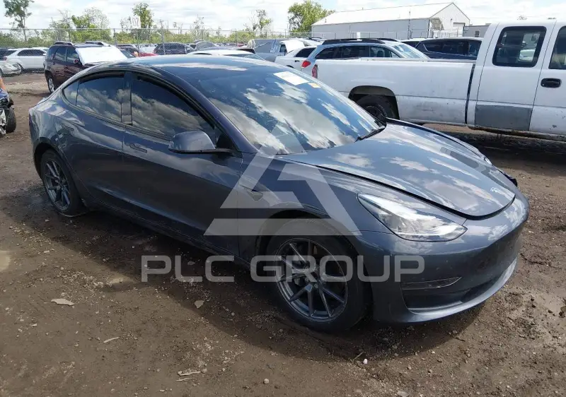 2023 Tesla Model 3 фото
