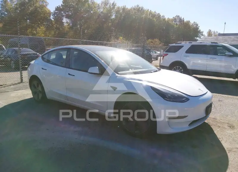 2023 Tesla Model 3 фото