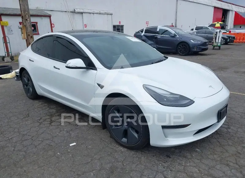 2023 Tesla Model 3 фото