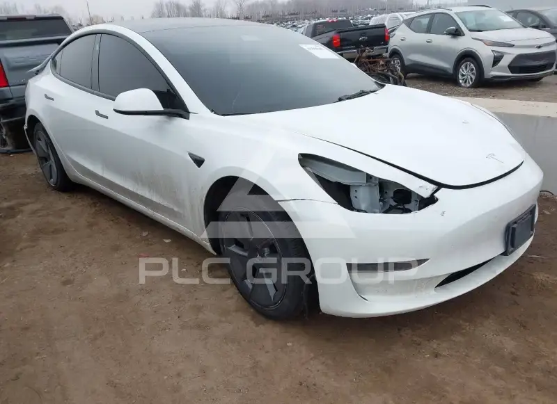 2023 Tesla Model 3 фото