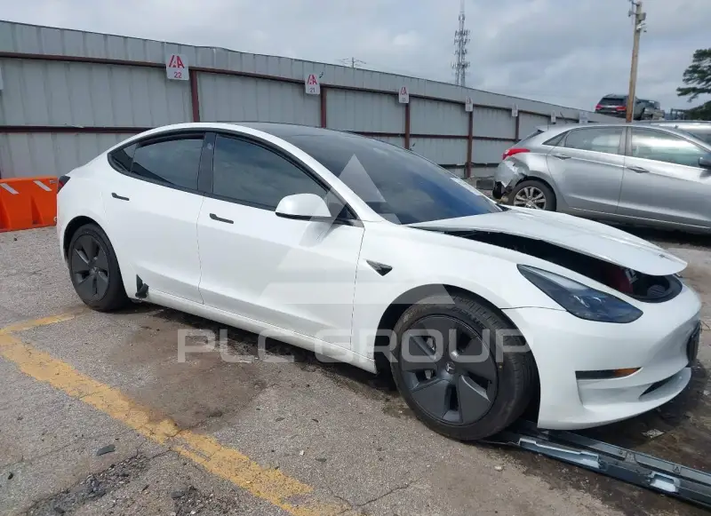 2023 Tesla Model 3 фото