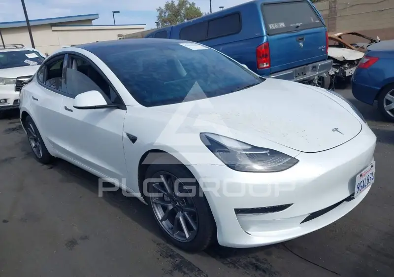 2023 Tesla Model 3 фото