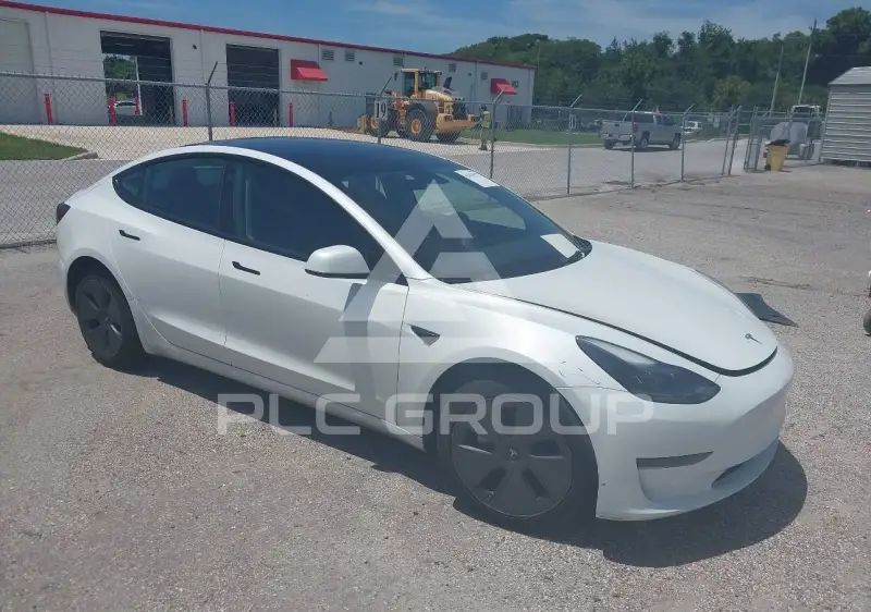 2023 Tesla Model 3 фото