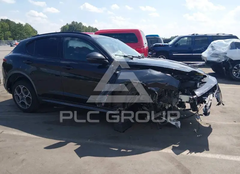 2023 Alfa Romeo Stelvio фото