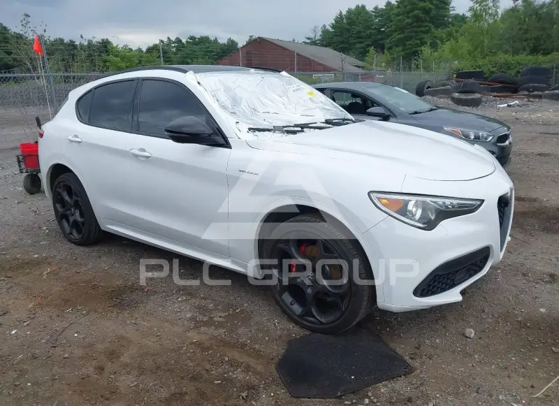2023 Alfa Romeo Stelvio фото