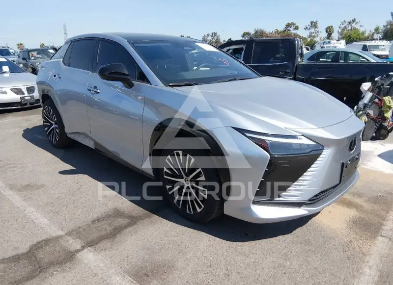 2023 Lexus RZ фото