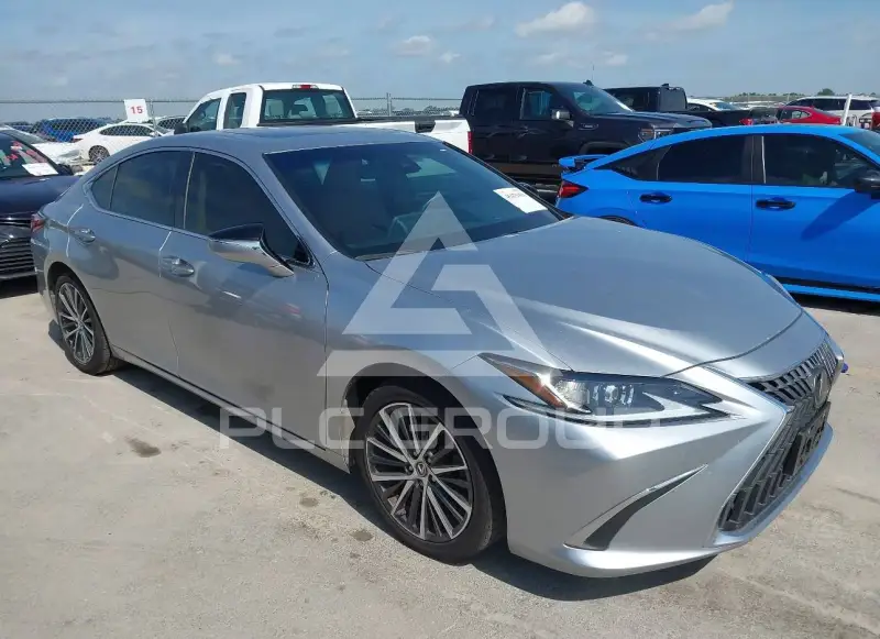 2023 Lexus ES350 photo