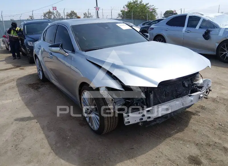 2023 Lexus IS фото