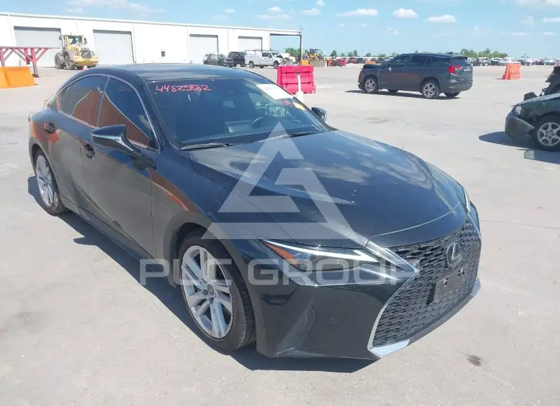 2023 Lexus IS300 фото